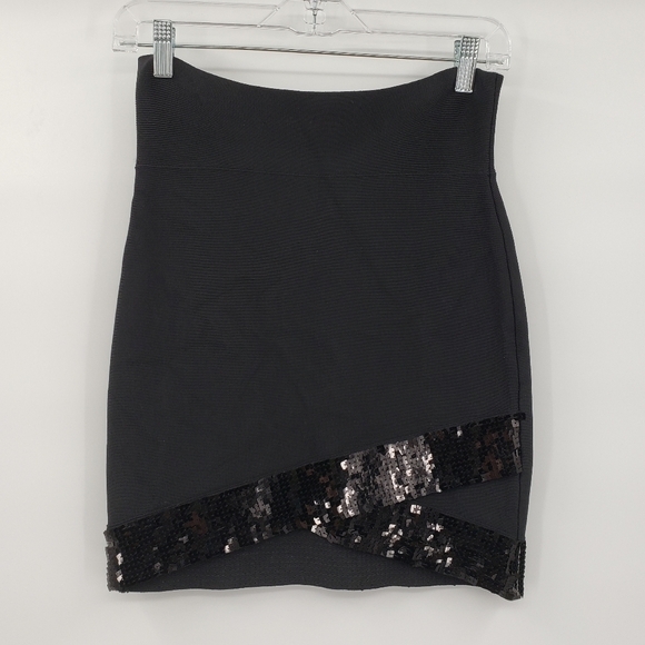 BCBGMAXAZRIA Black Bodycon Sequin Skirt - Picture 2 of 8